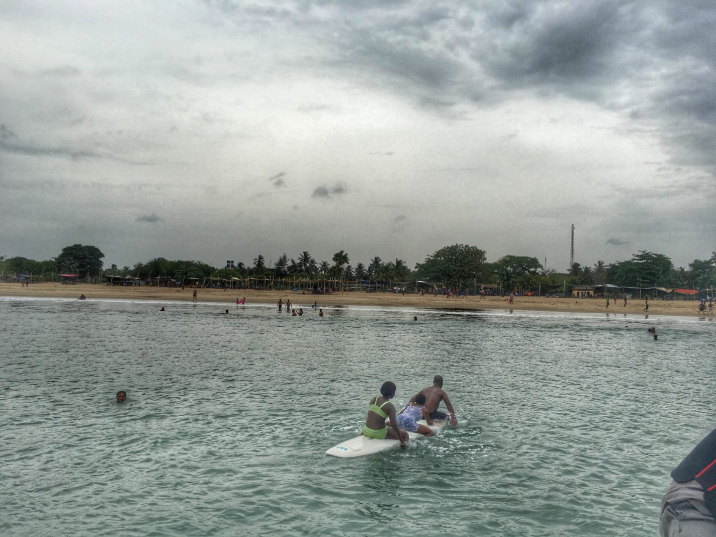 Tarkwa Bay in Lagos, Nigeria, Beach in Lagos, Bella Naija, Nigerian beach, beach life, beaches in Africa